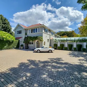 4* Guest house Roodenburg House